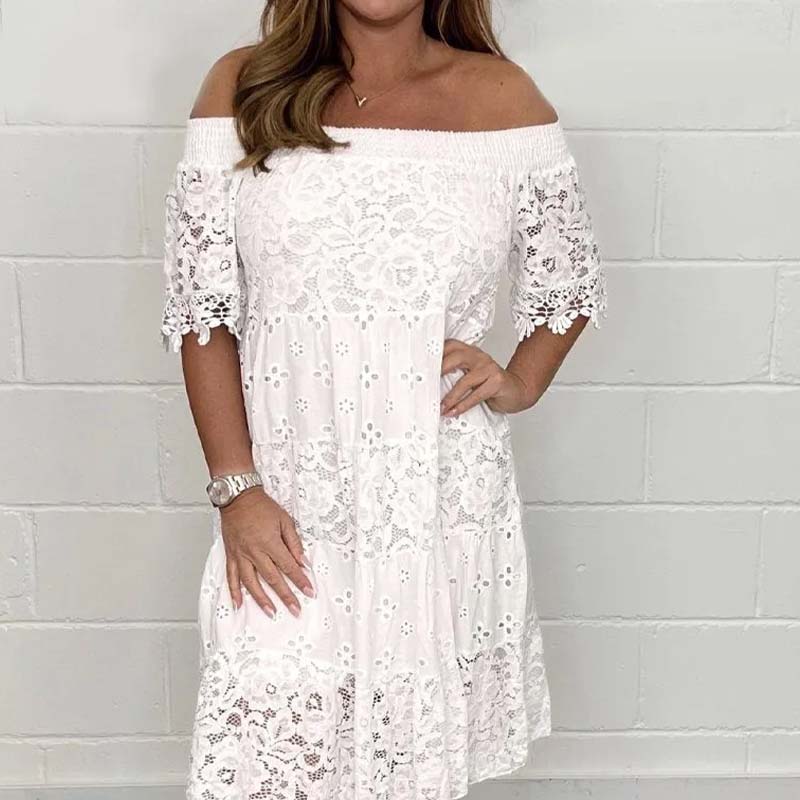 zomerjurk met korte, aansluitende mouwen en elegante styling