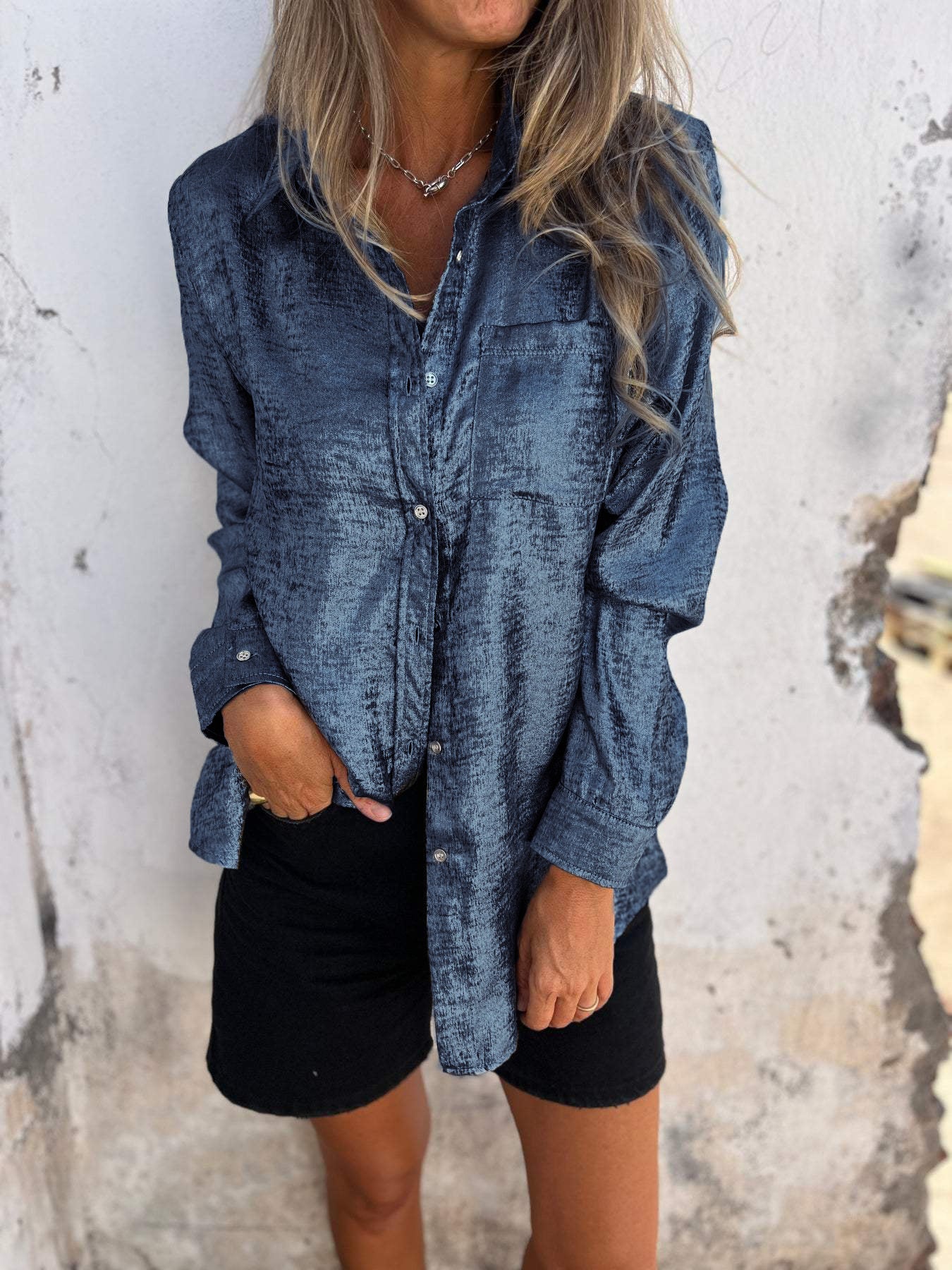 Metalen damesblouse met kraag