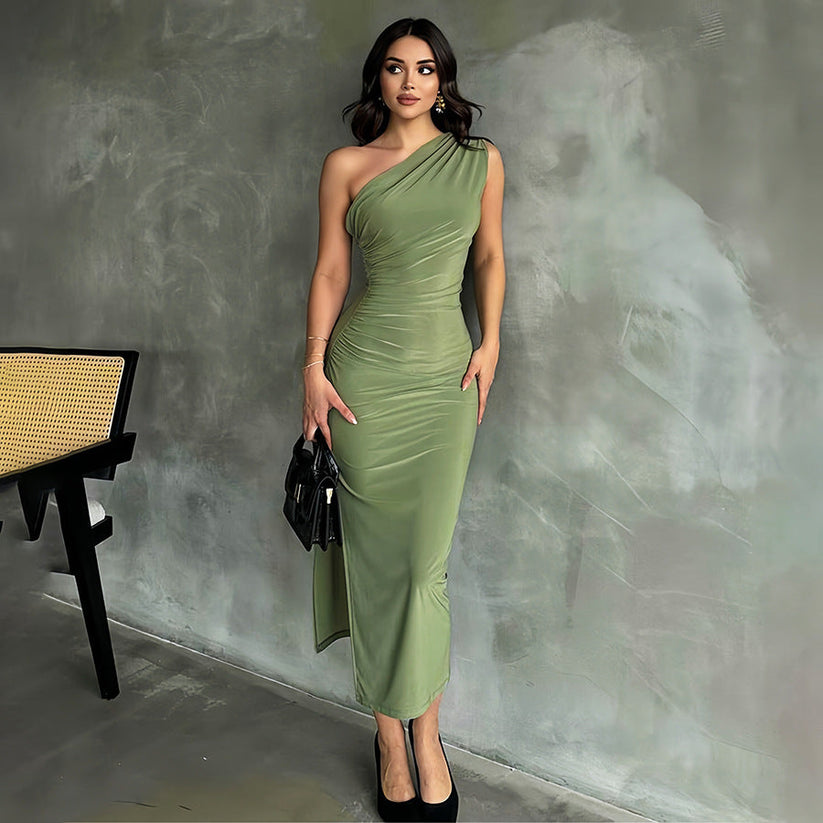 Elegante lange jurk met één schouder en een verfijnd ontwerp