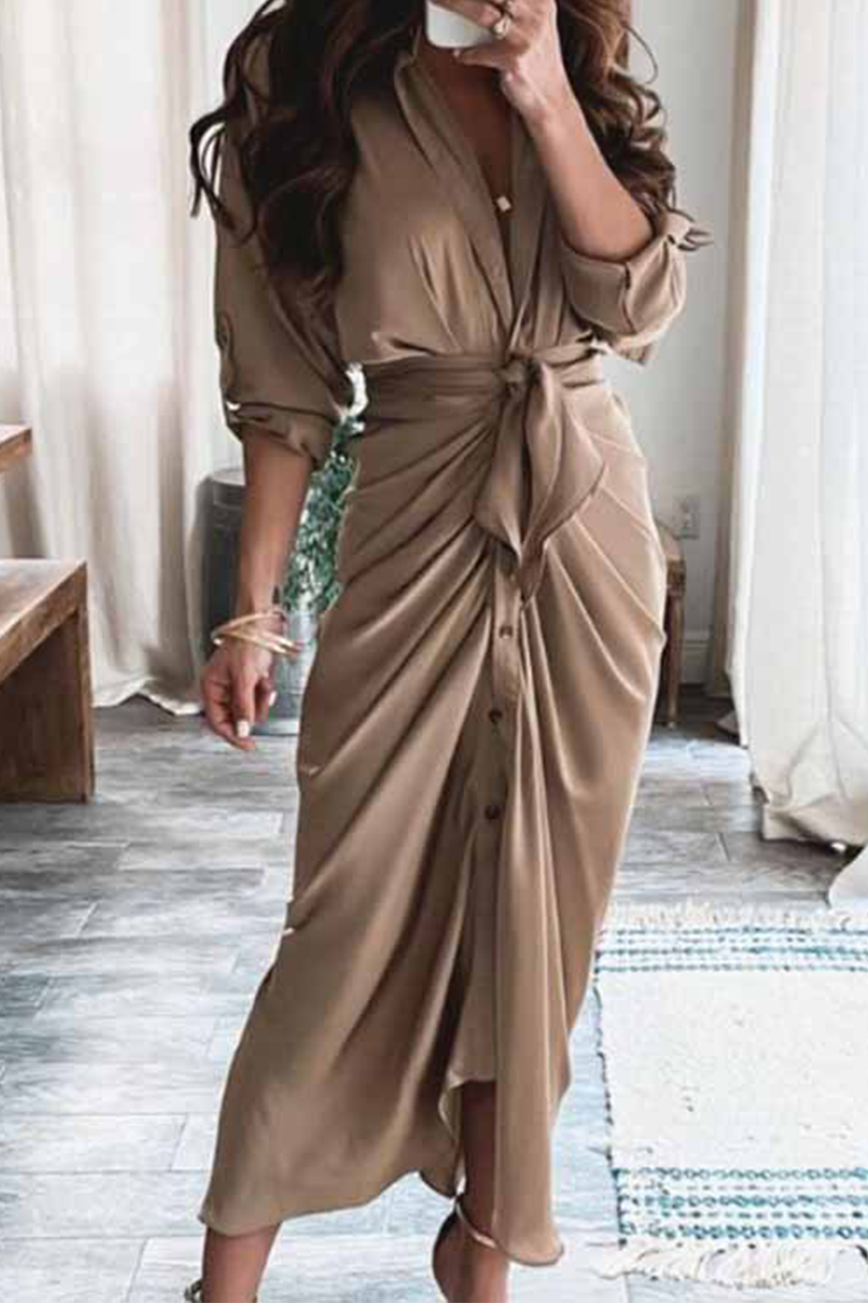 Met V-hals en elegante print