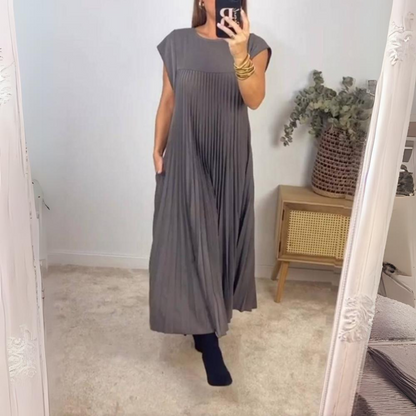 Lichte en elegante geplooide jurk