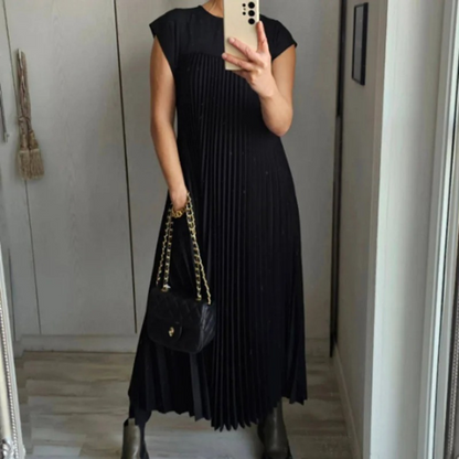Lichte en elegante geplooide jurk