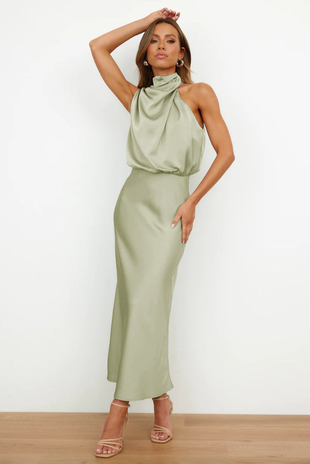Elegante lange jurk met asymmetrische halslijn en verfijnd design