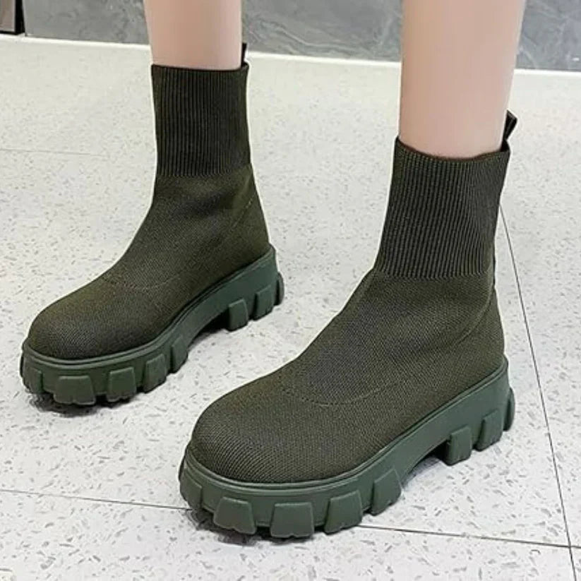 Phyllida - gebreide enkellaarsjes met trendy zool