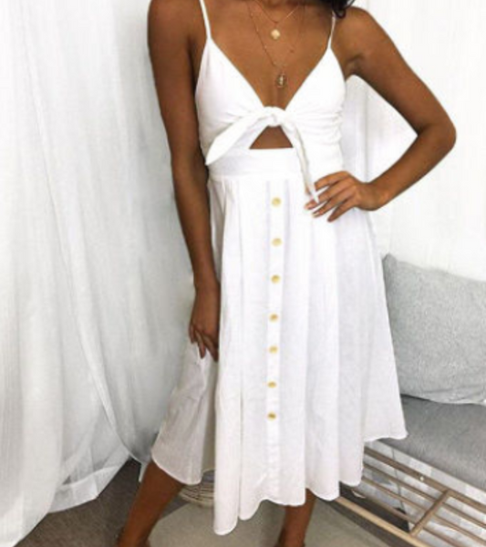 Elegante zomerjurk met dunne bandjes en gekruiste details voor speciale gelegenheden