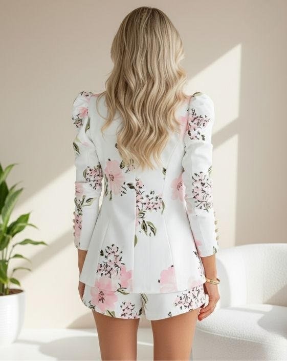 Abigail | Damesblazer met dubbele knoopsluiting, bloemenprint en pofmouwen