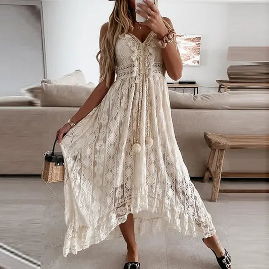 Lange zomerjurk met open details en elegante styling