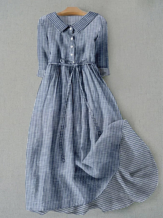 Gestreepte en Kanten Vintage Jurk: Een Tijdloze Charmeur