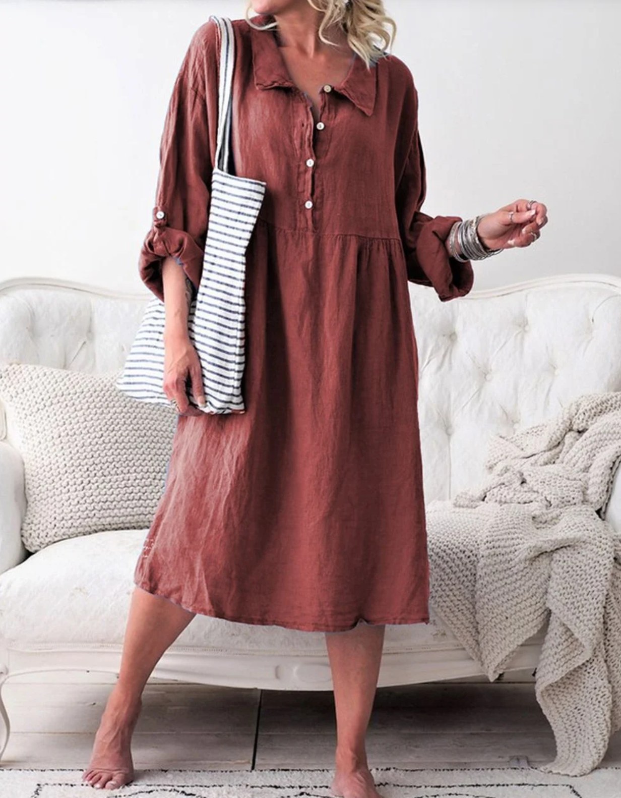 Kennedi - Basic button-down jurk met overhemdkraag met lange mouwen