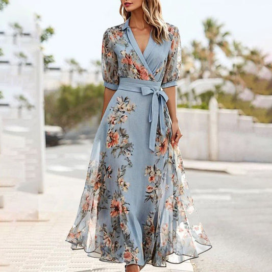 Levine - Blauwe midi-jurk met korte mouwen en puntige halslijn