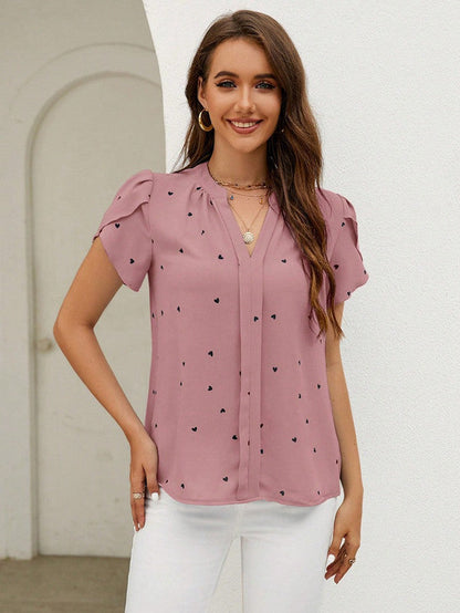 Brigitte | Charmante Blouse met Hartjesprint en V-Hals
