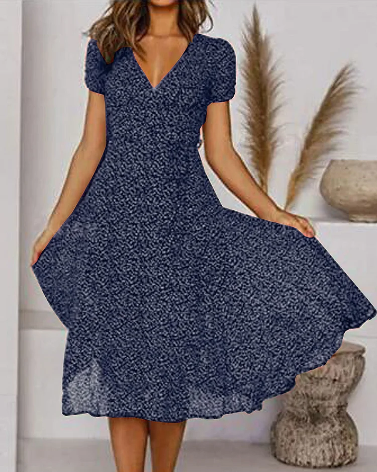 Paloma - V-hals jurk met korte mouwen, bedrukt chiffon