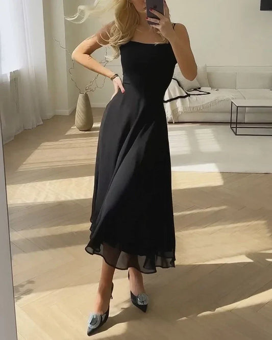 Sadella - Elegante voile jurk met vierkante kraag en effen kleur
