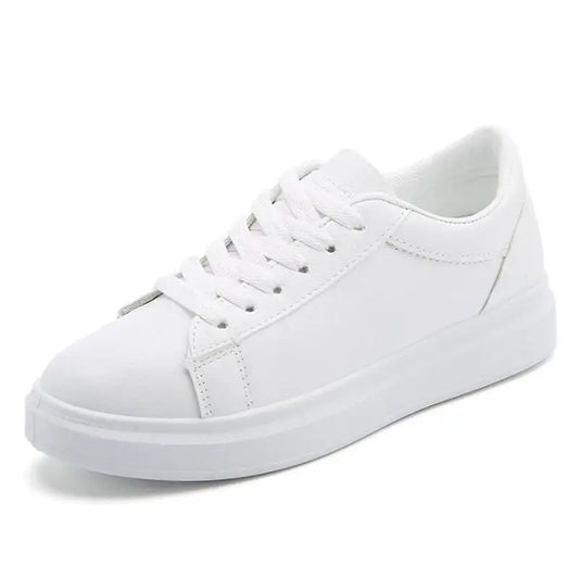 Moderne en trendy witte sneakers