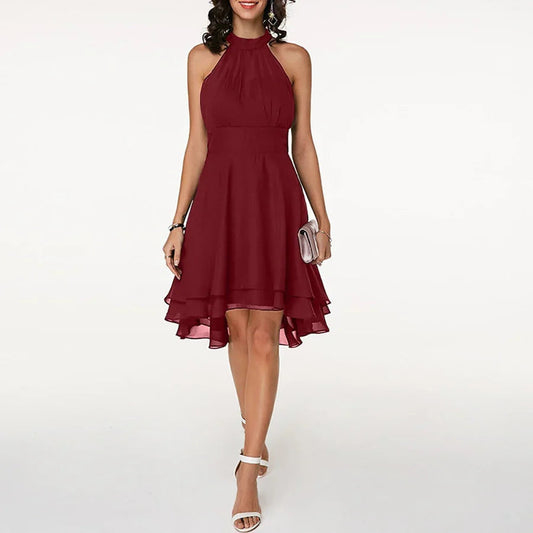 Elegante korte jurk met ruches en asymmetrische halslijn tot halverwege de taille