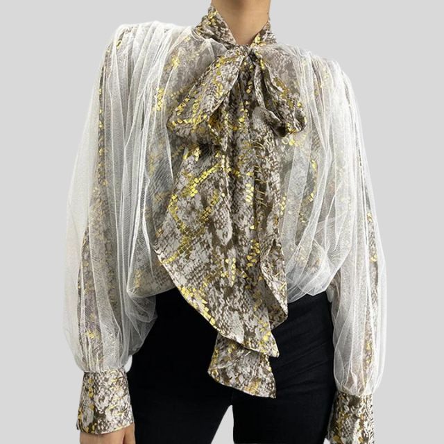 Virginia Blouse | Mesh Blouse met Slangenprint en Ruches