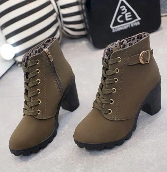 Ava - enkellaarsjes met veter om je herfstoutfit op te fleuren